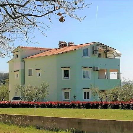Apartmani Natasa Врсар Экстерьер фото