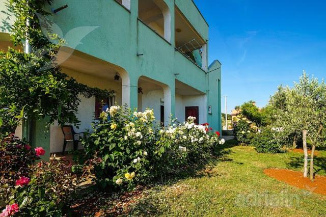 Apartmani Natasa Врсар Экстерьер фото